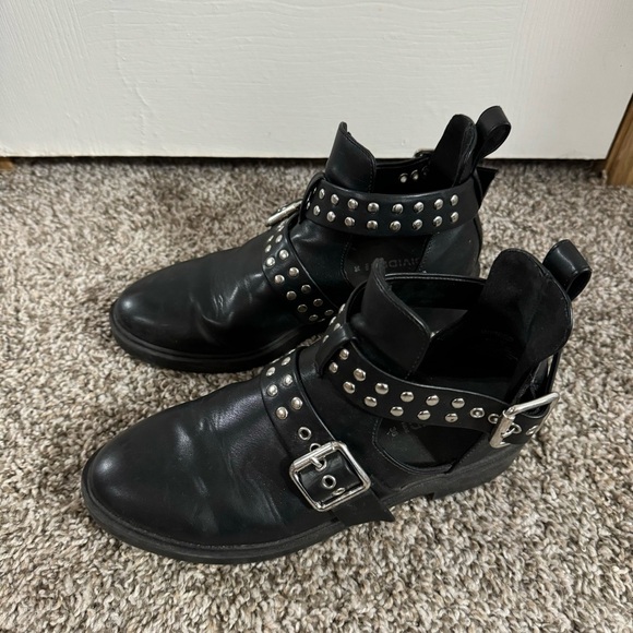 3/$32 H&M Black Studs Shoes Size 6 - Picture 1 of 12